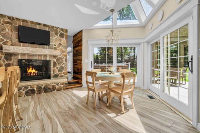 6 Forest Park Court, Holmdel, NJ 07733