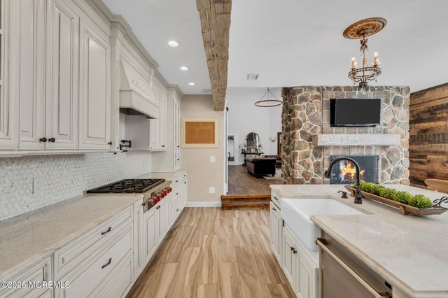 6 Forest Park Court, Holmdel, NJ 07733