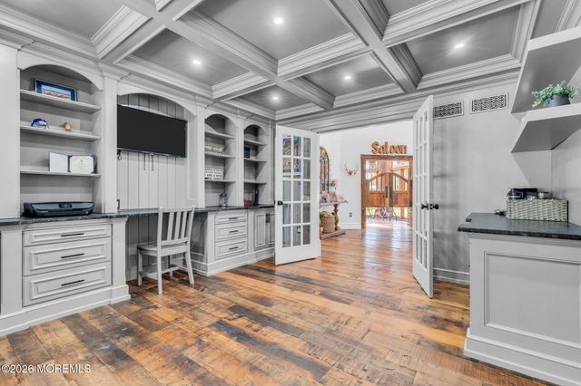 6 Forest Park Court, Holmdel, NJ 07733