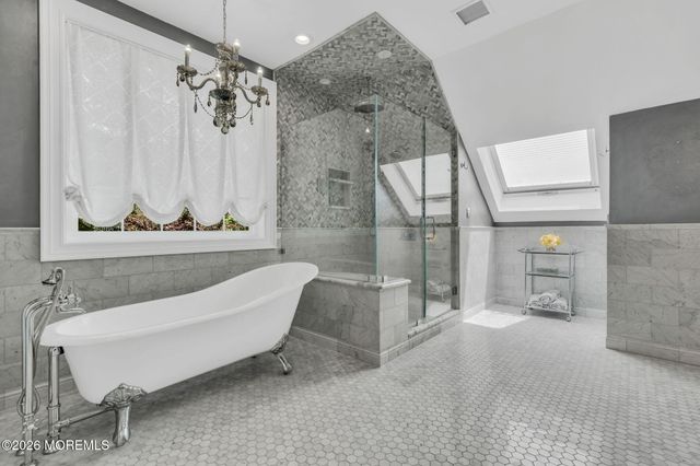 6 Forest Park Court, Holmdel, NJ 07733