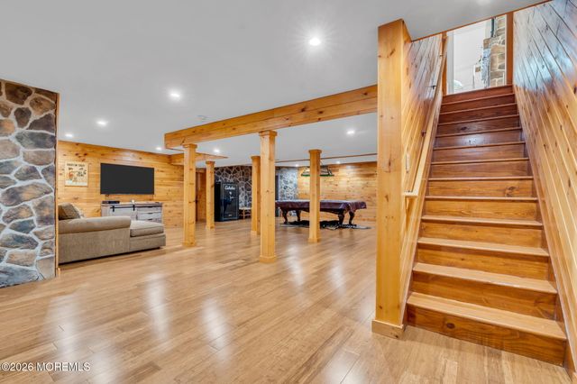 6 Forest Park Court, Holmdel, NJ 07733