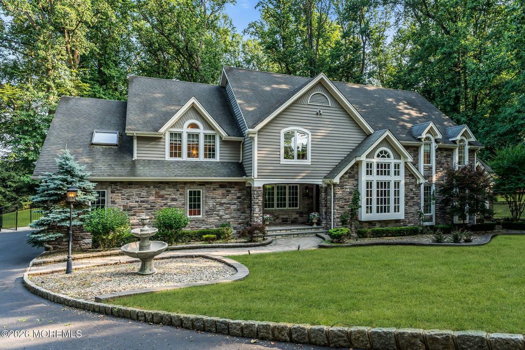 6 Forest Park Court, Holmdel, NJ 07733