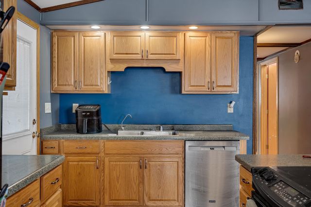 114 Fireside Court, La Crescent, MN 55947