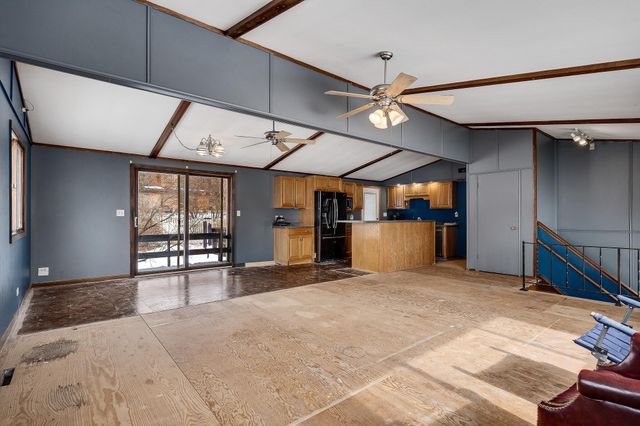 114 Fireside Court, La Crescent, MN 55947