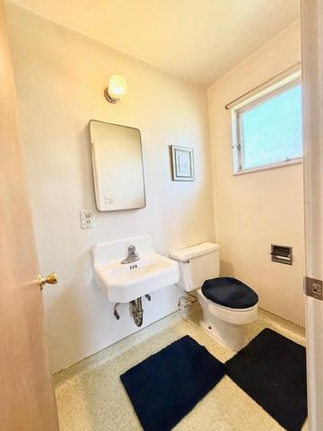 241 Martha St, Manteca, CA 95337