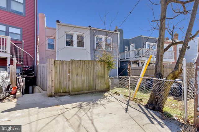 1264 PENN ST NE, Washington, DC 20002