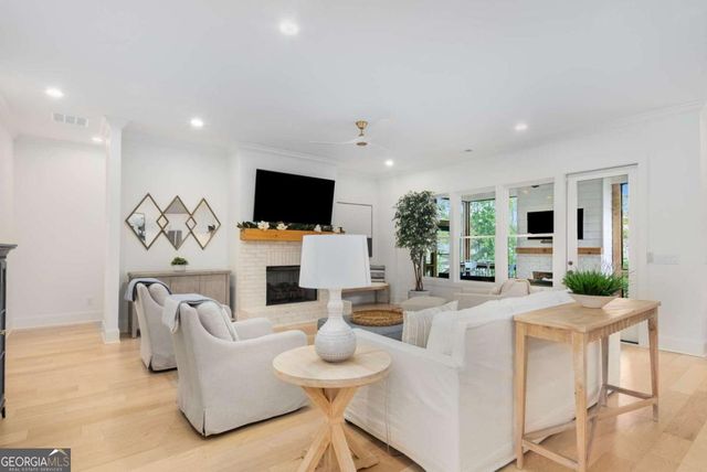 7150 Bluebird Cove, Gainesville, GA 30506