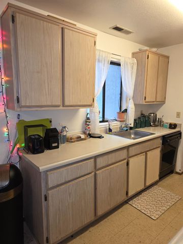 577 North St, Corning, CA 96021