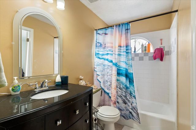 1254 W 725 N, Clinton, UT 84015