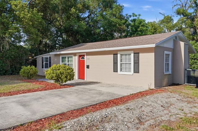 303 JOSEPHINE AVENUE, Fruitland Park, FL 34731