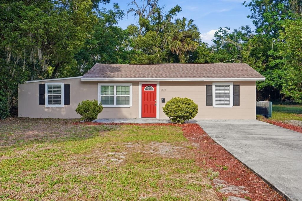 303 JOSEPHINE AVENUE, Fruitland Park, FL 34731