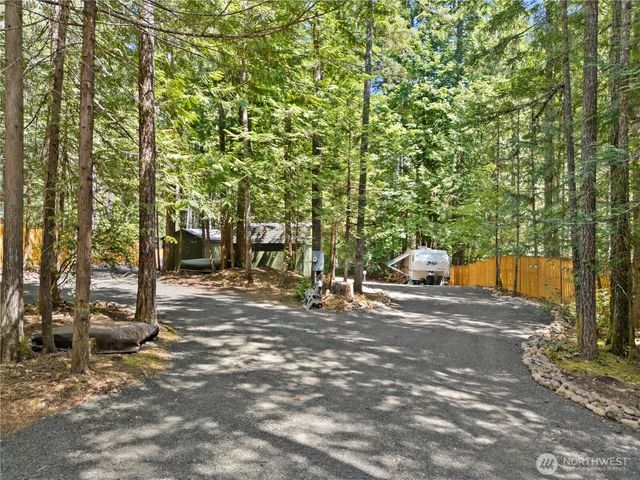 370 N Mount Jupiter Drive, Hoodsport, WA 98548