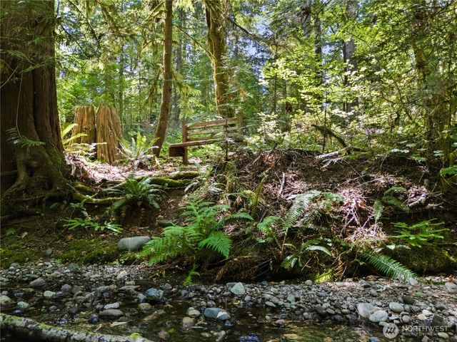 370 N Mount Jupiter Drive, Hoodsport, WA 98548