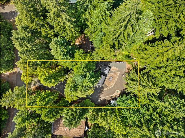 370 N Mount Jupiter Drive, Hoodsport, WA 98548
