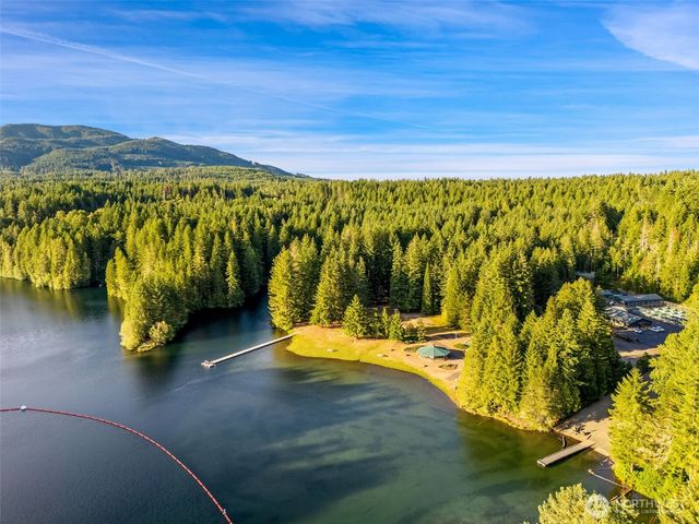 370 N Mount Jupiter Drive, Hoodsport, WA 98548
