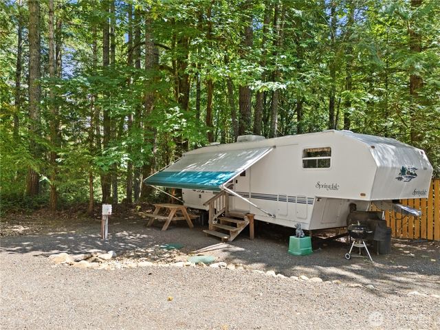 370 N Mount Jupiter Drive, Hoodsport, WA 98548