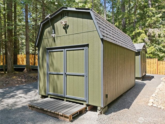 370 N Mount Jupiter Drive, Hoodsport, WA 98548