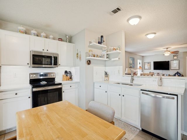1036 Summit Drive, Justin, TX 76247