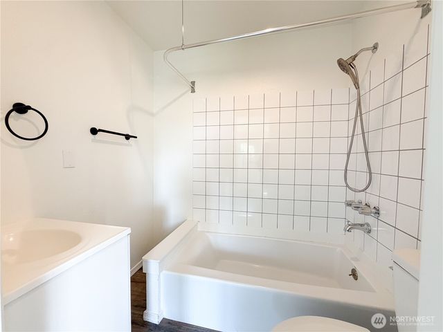 22024 Military Rd S, Seatac, WA 98198