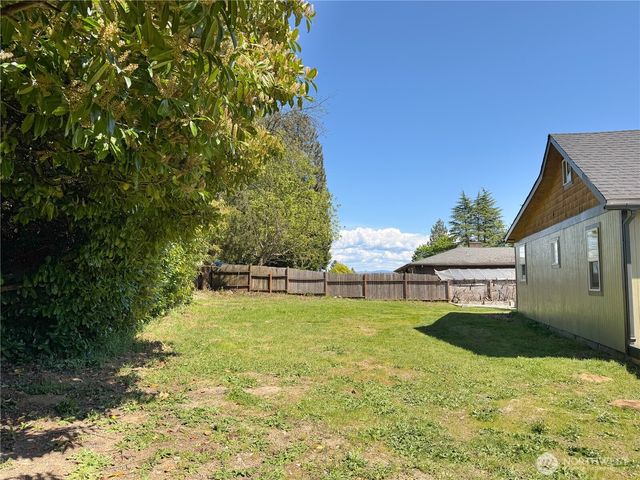 22024 Military Rd S, Seatac, WA 98198