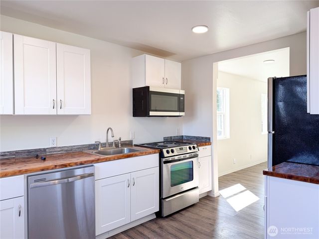 22024 Military Rd S, Seatac, WA 98198