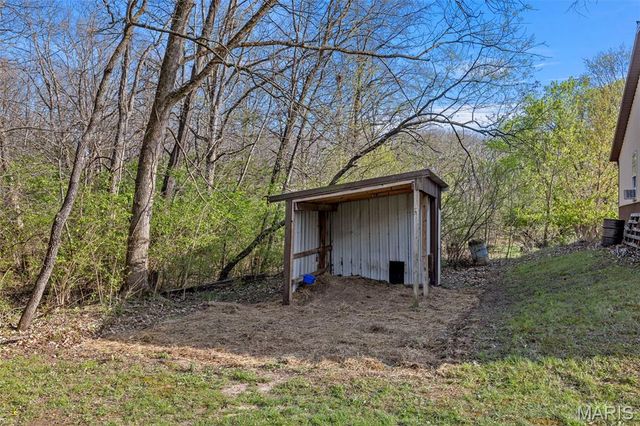 290 Chapman Farm Road, Winfield, MO 63389
