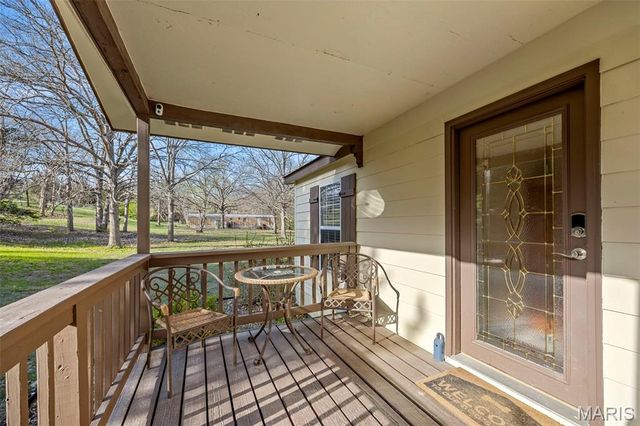 290 Chapman Farm Road, Winfield, MO 63389