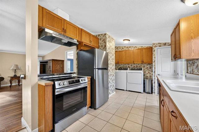 290 Chapman Farm Road, Winfield, MO 63389