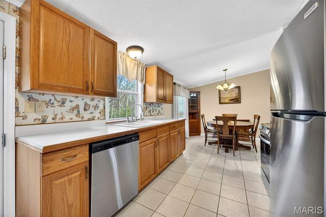 290 Chapman Farm Road, Winfield, MO 63389