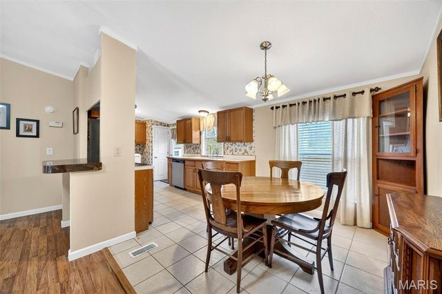 290 Chapman Farm Road, Winfield, MO 63389