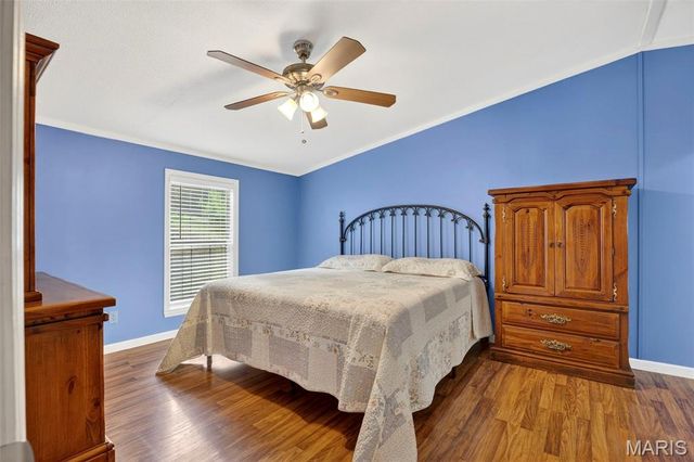 290 Chapman Farm Road, Winfield, MO 63389