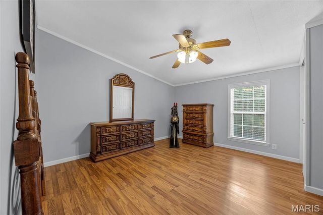 290 Chapman Farm Road, Winfield, MO 63389