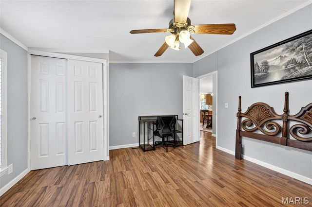 290 Chapman Farm Road, Winfield, MO 63389