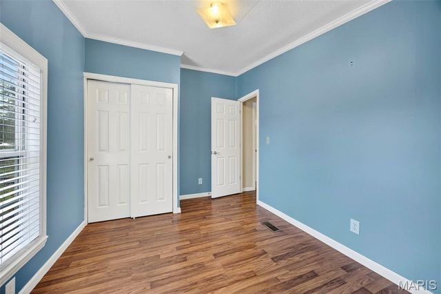 290 Chapman Farm Road, Winfield, MO 63389