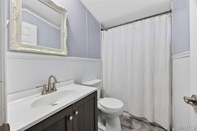 290 Chapman Farm Road, Winfield, MO 63389