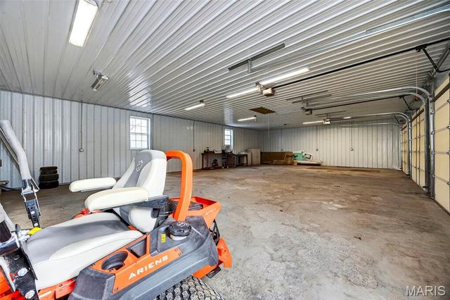 290 Chapman Farm Road, Winfield, MO 63389