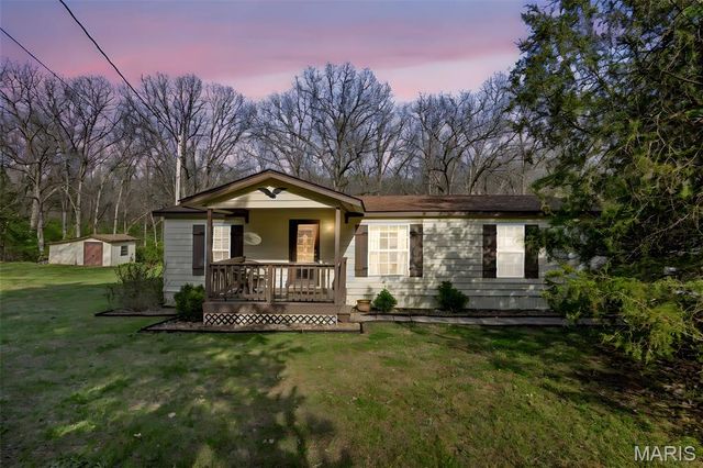 290 Chapman Farm Road, Winfield, MO 63389