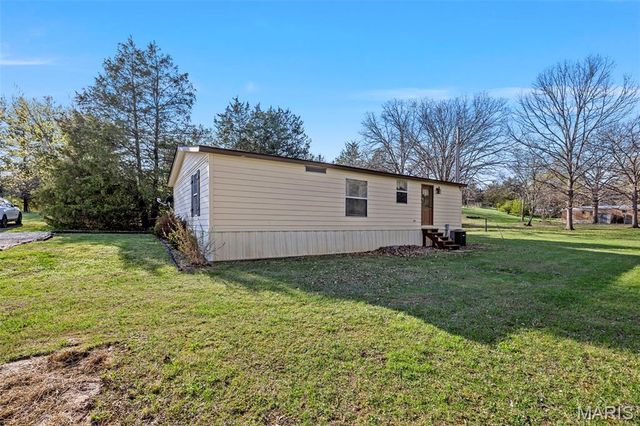 290 Chapman Farm Road, Winfield, MO 63389