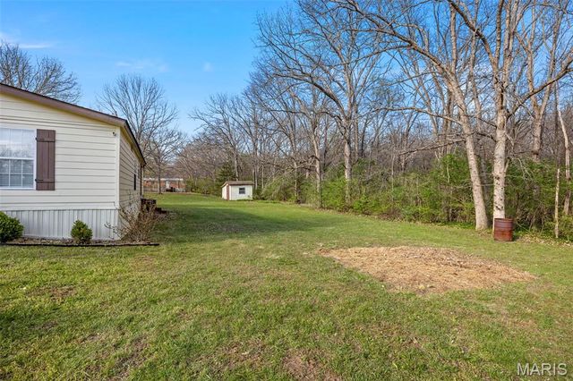 290 Chapman Farm Road, Winfield, MO 63389