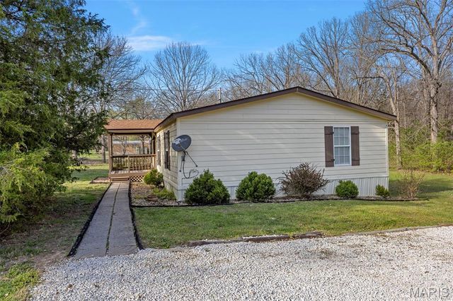 290 Chapman Farm Road, Winfield, MO 63389