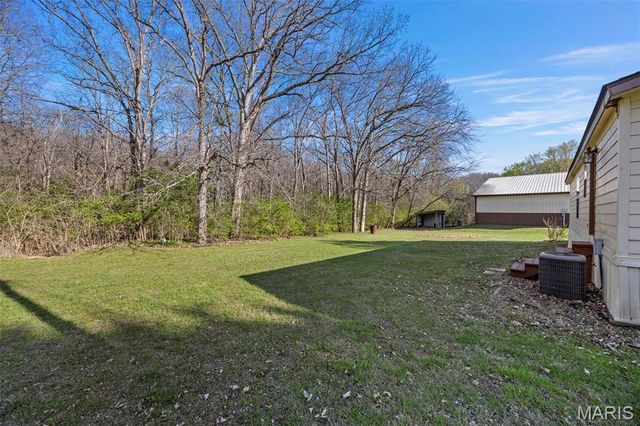 290 Chapman Farm Road, Winfield, MO 63389