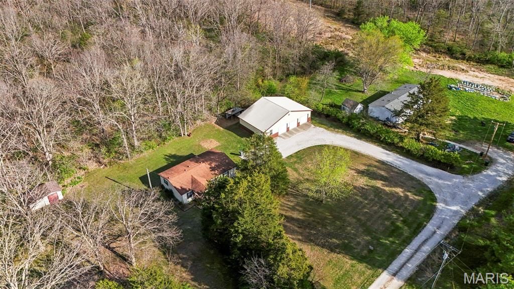 290 Chapman Farm Road, Winfield, MO 63389