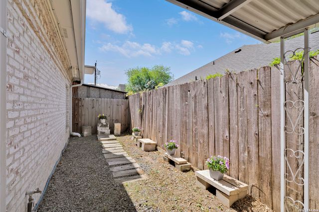 168 Barilla Pl Apt 102, San Antonio, TX 78209