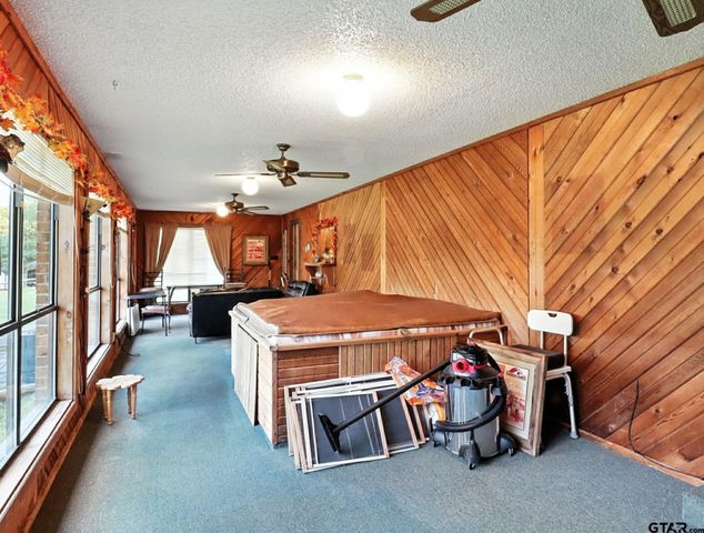 402 Watson Rd, Longview, TX 75604