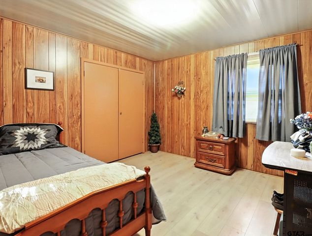 402 Watson Rd, Longview, TX 75604