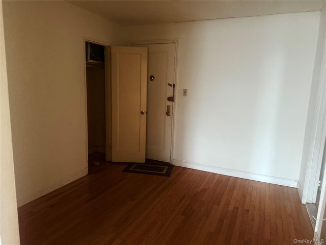 147-14 84 Road 2A, Briarwood, NY 11435