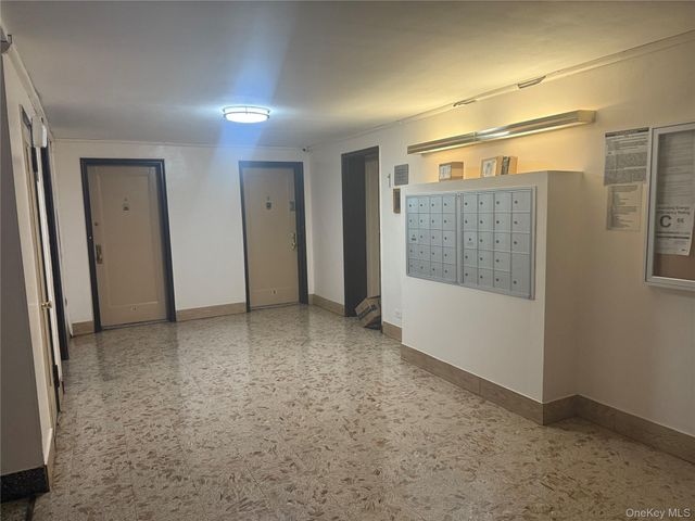 147-14 84 Road 2A, Briarwood, NY 11435