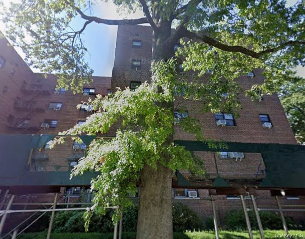 147-14 84 Road 2A, Briarwood, NY 11435