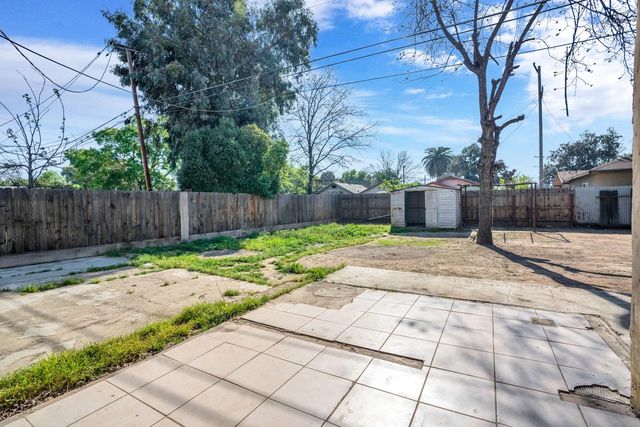 4332 E Ball Avenue, Fresno, CA 93702