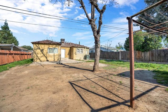 4332 E Ball Avenue, Fresno, CA 93702